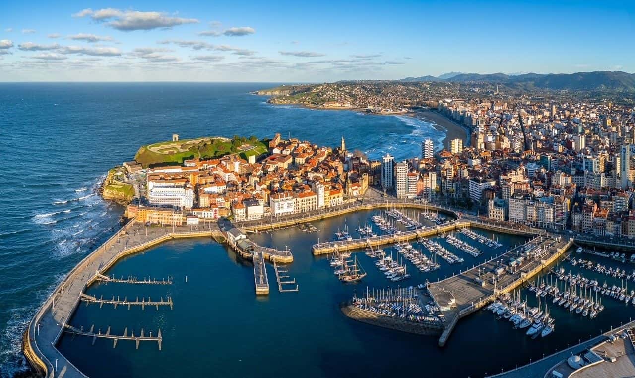 Rutas en camper por la costa asturiana desde Gijón
