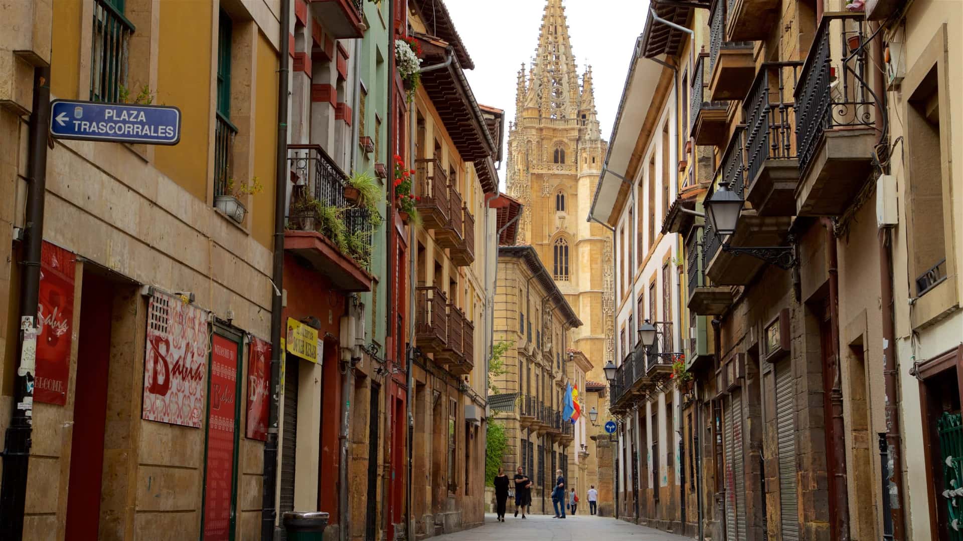 La Mar del Medio: Un trozo de puerto en el Oviedo Antiguo