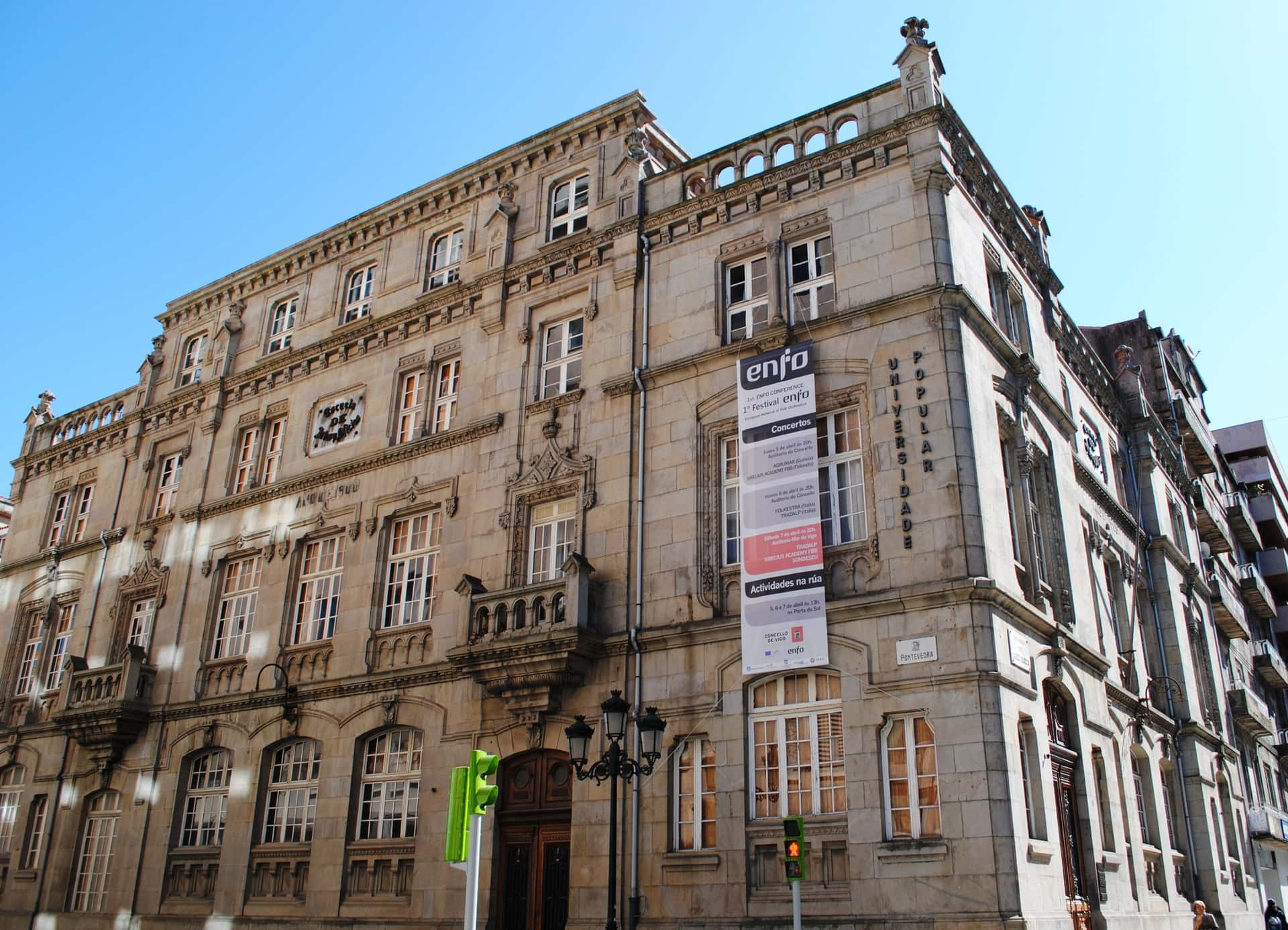 Inauguración da exposición 140 anos Escola de Artes e Oficios