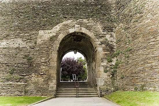 Porta Falsa
