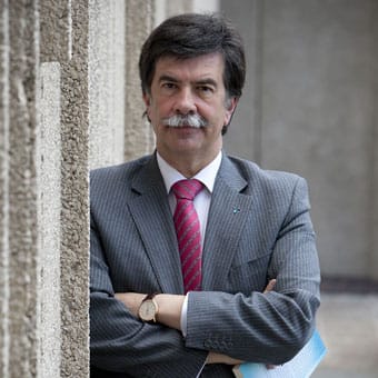 Presentación del libro '¿Cómo somos realmente? Experimentos psicológicos' con Javier Urra
