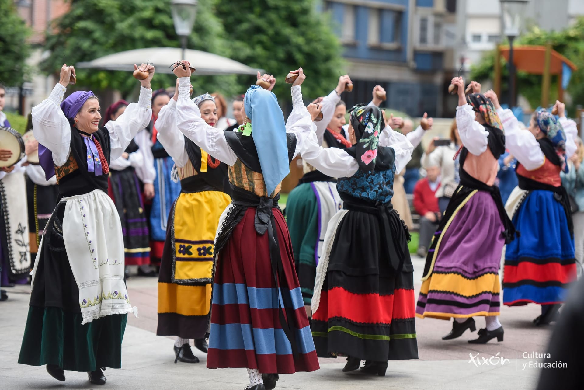 Actuación del Grupo Folklórico Flor de Xaranzaina - Fiesta de la Música 2026