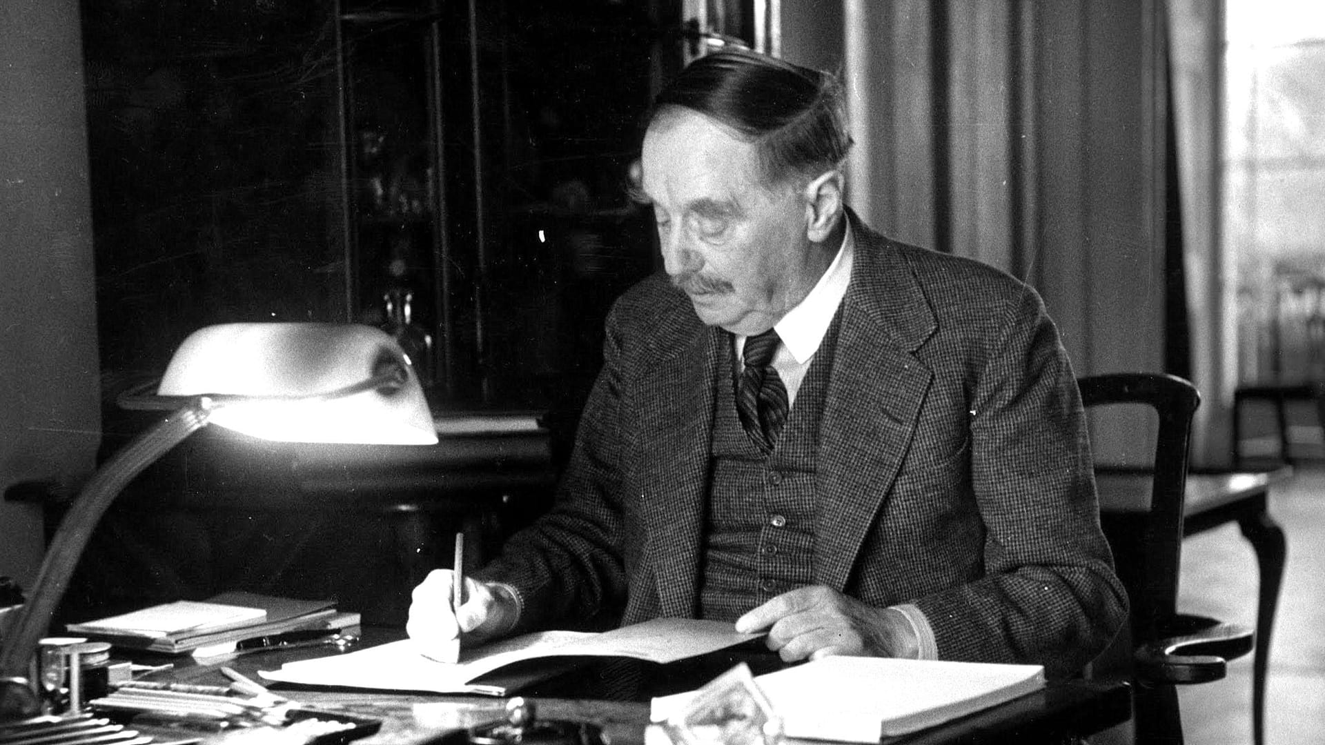 Mundos Imposibles: Escritura Fantástica y Ciencia Ficción desde Wells hasta los Strugatski