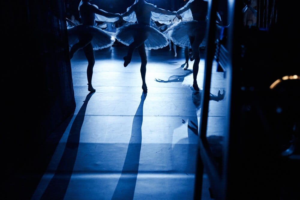 Performance 'Morna escurece'
