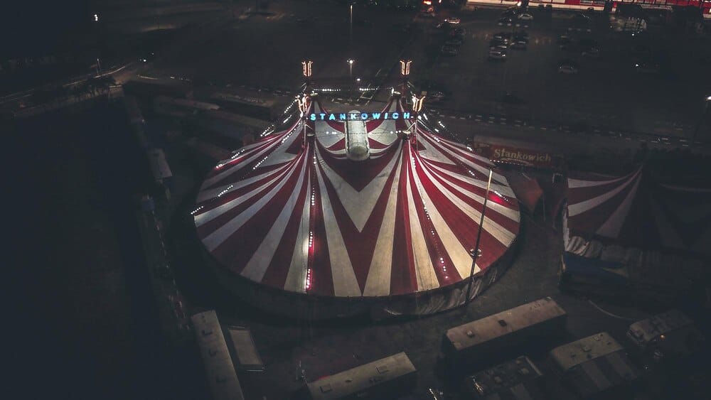Espectáculo itinerante 'Circo Krasnobarak' de Troula