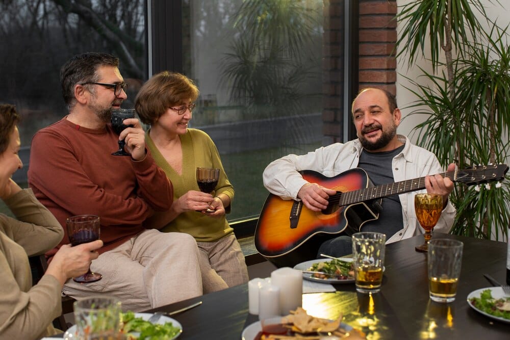 Sesións nocturnas con música e petiscos