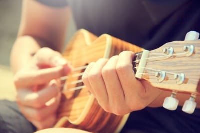 Taller: "Aprende a tocar el ukelele"