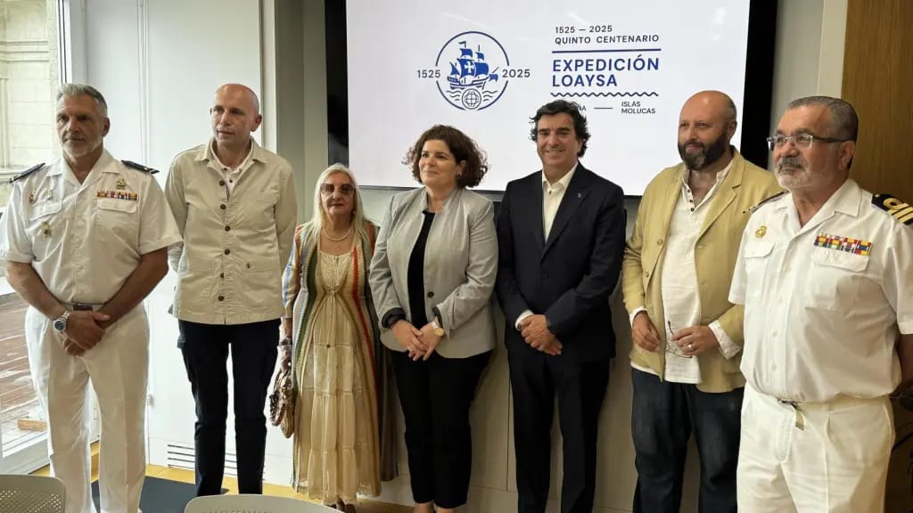 Homenaje en la mar a los caídos de la expedición Loaysa
