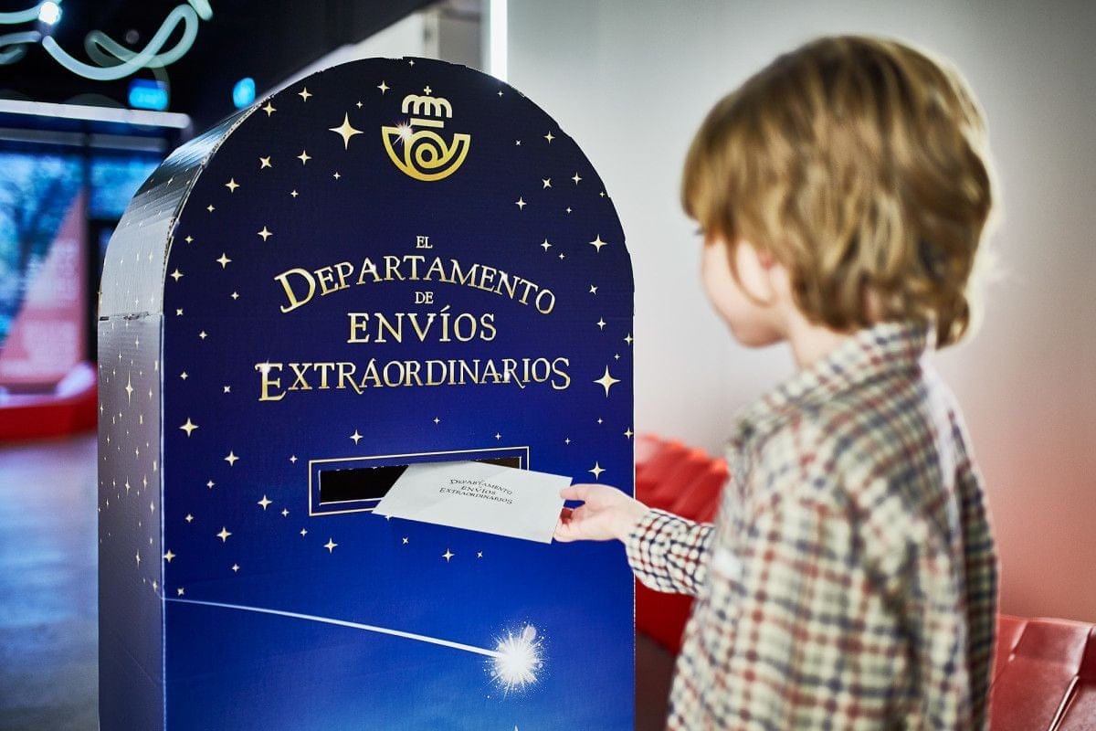 Buzones navideños para cartas a Laponia y Oriente