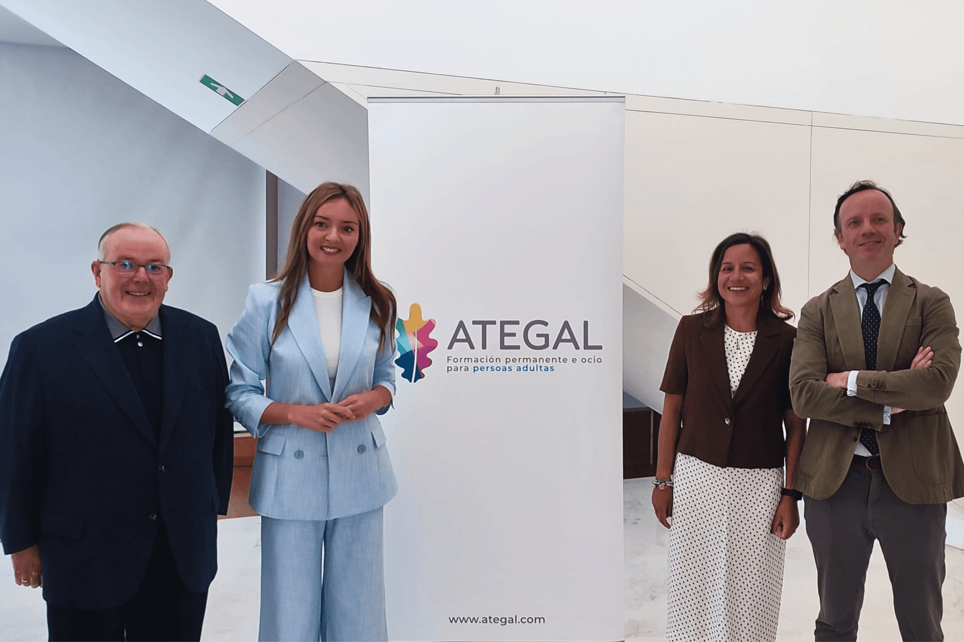 Exposición de pintura de fin de curso ATEGAL Santiago