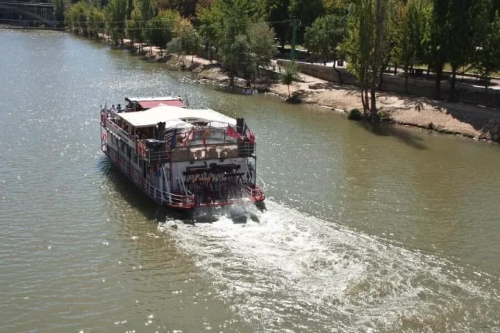 Paseo en barco por el Pisuerga