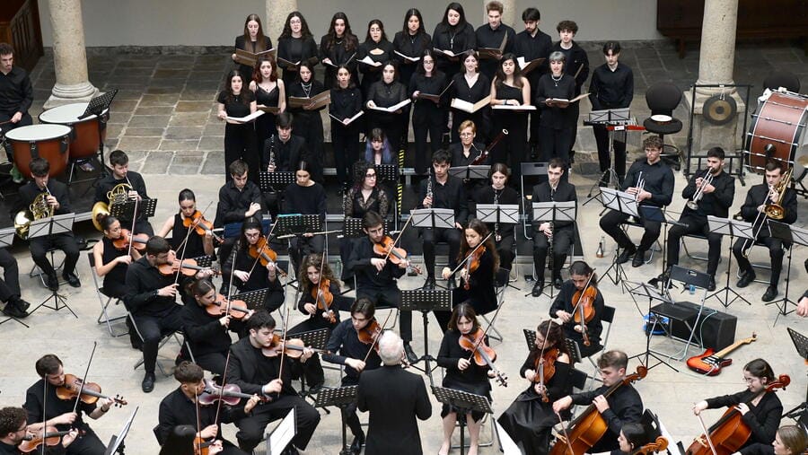 Inscripción para la Orquestra y Coro de la USC