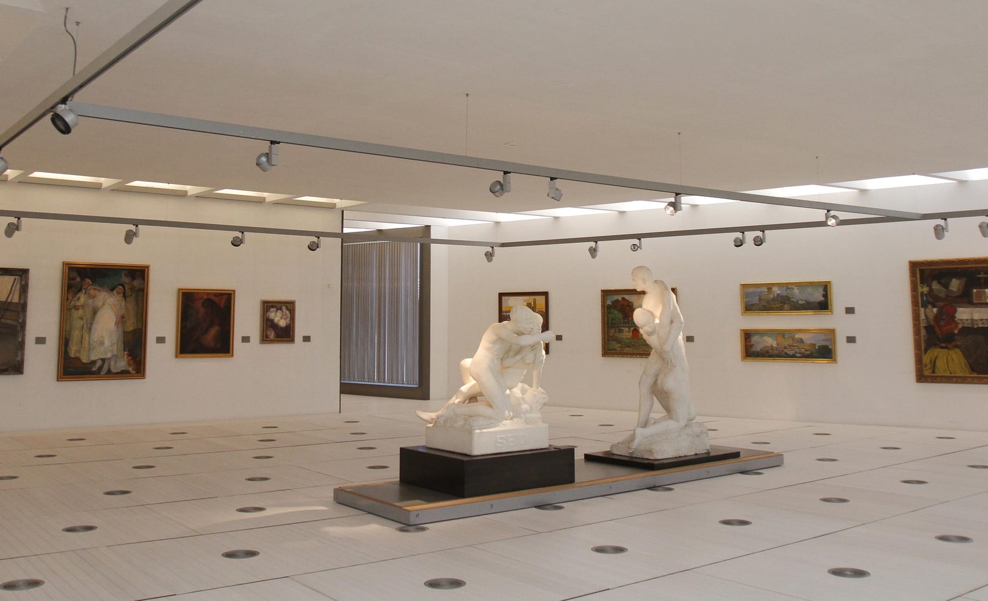Exposiciones 'Debuxar coa luz' y 'San Sebastián, corpo de beleza e dor'