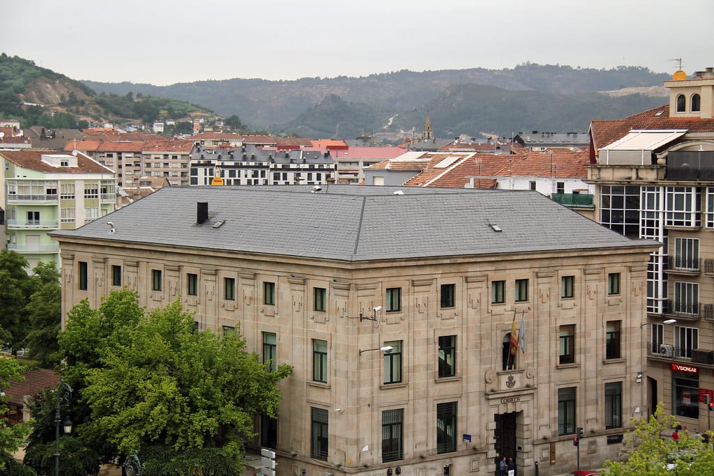 Exposición De turismo por España