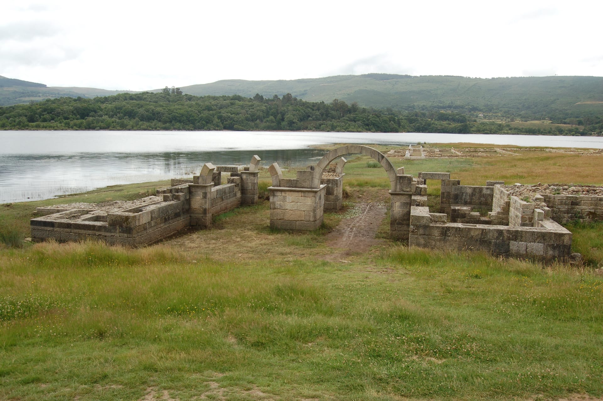 Festejo de los 50 años del descubrimiento del campamento romano