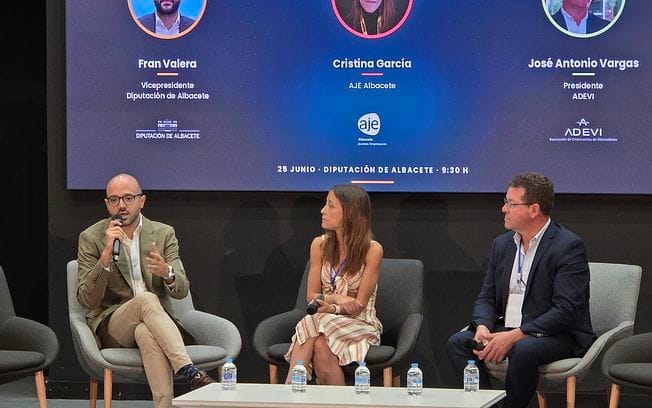 IV Jornadas Empresariales: Inteligencia artificial, decisiones muy humanas