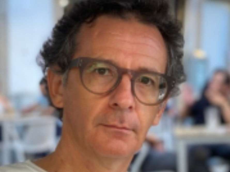 Presentaci贸n del libro 'La doble muerte de David Berman o el error de creer que la m煤sica sirve para algo'