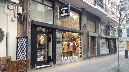 La Oveja Negra Shop: moda vintage y alternativa en Avilés