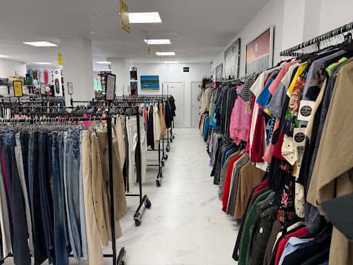 Ropa de época, arte y fotomatón en EL FUTURO ES VINTAGE!