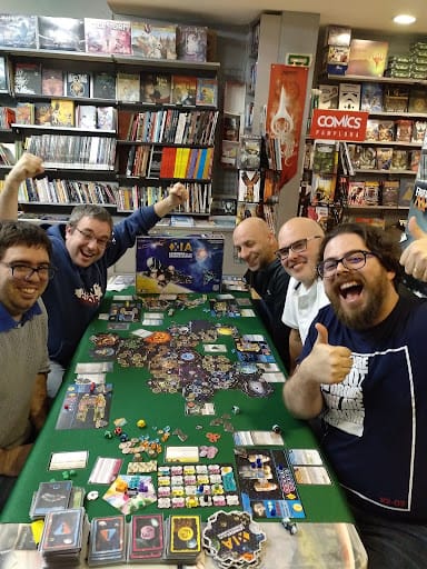 Comics Pamplona: cómics, manga y juegos de mesa en Iturrama