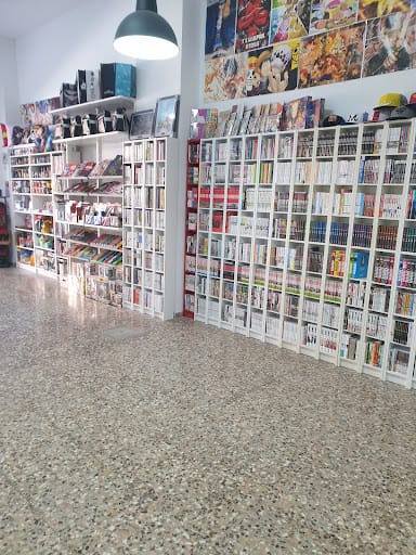 Elius: manga, juegos de mesa y zona de juego en Gandia