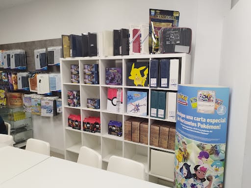CardCrack: TCG, juegos de mesa y cafetería en Torremolinos
