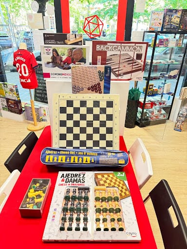 D20 Juegos: juguetería técnica y ludoteca en Pamplona