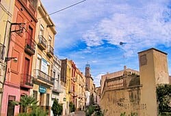 Cine y circo al aire libre en Badalona este julio