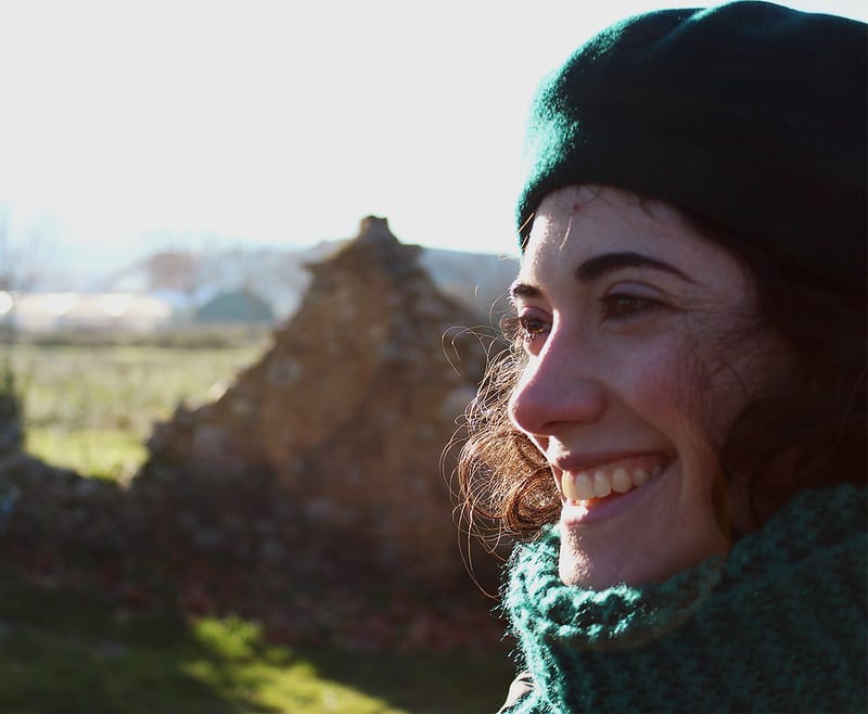 Presentación del libro 'Sobre la tierra, bajo la sombra' de Leire Milikua