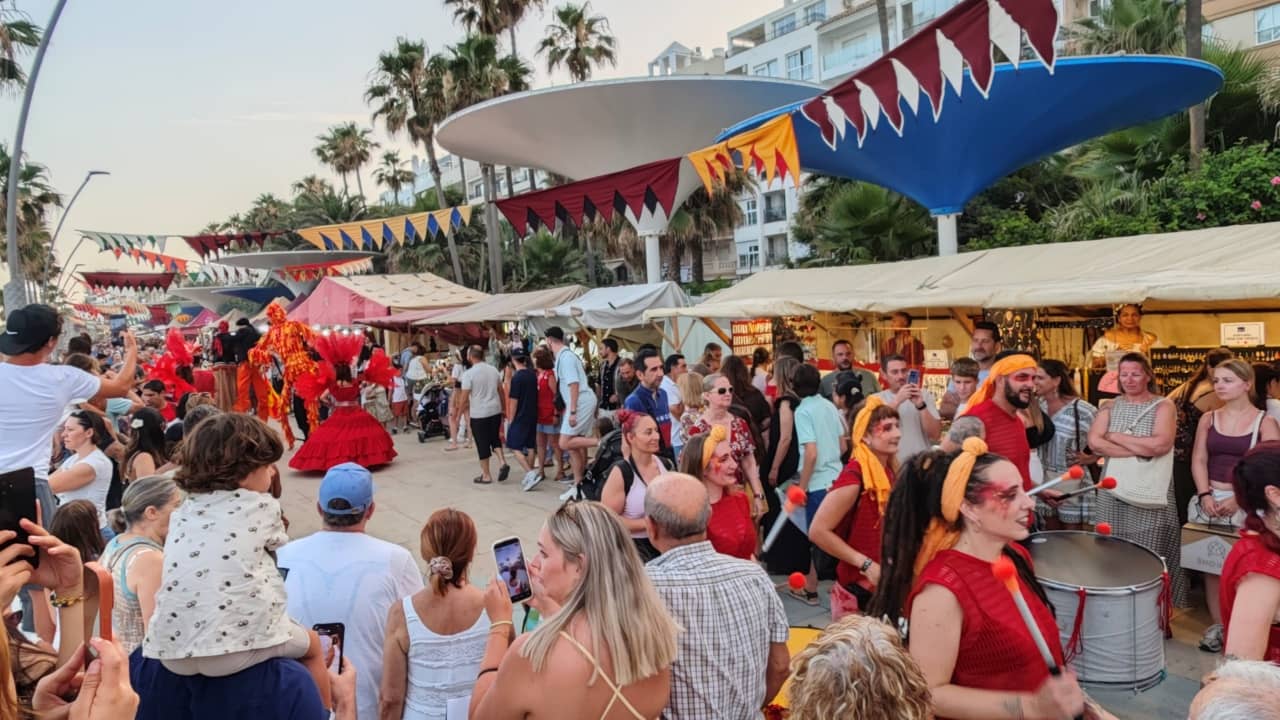 Guía del mercadillo de verano en Estepona 2026