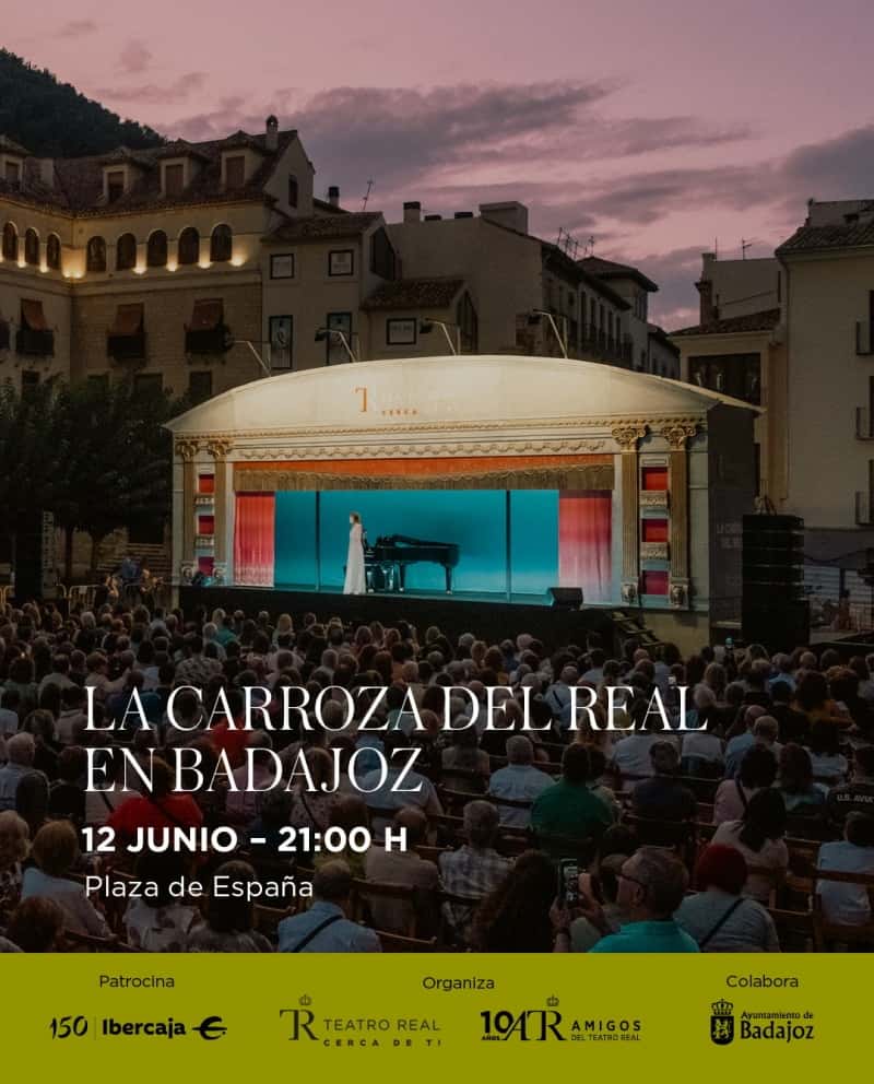 La Carroza del Real en la Plaza de España de Badajoz