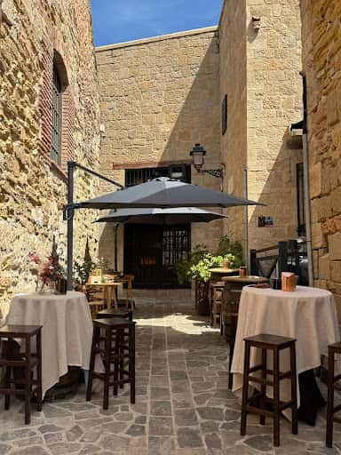 Restaurante Pub La Roca en Melilla la Vieja