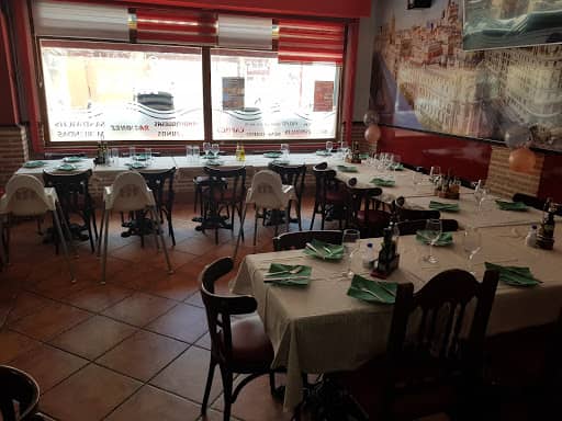 Restaurante La Puerta De Alessia en Parla: carta y servicios