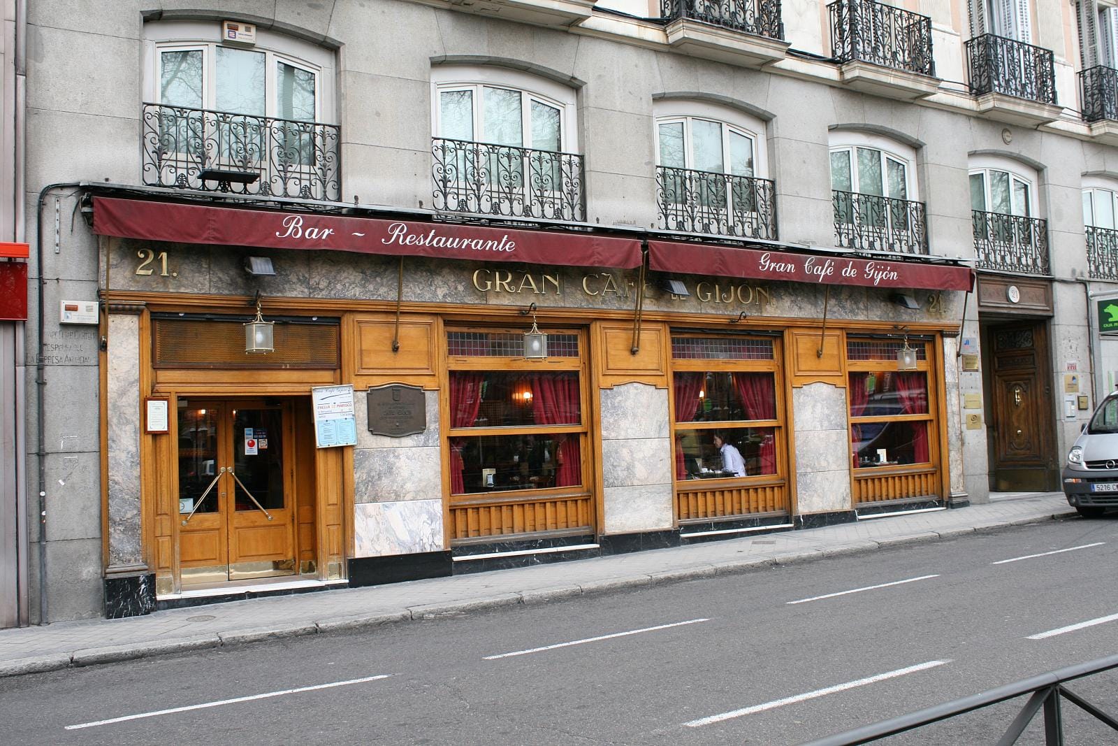 Restaurantes históricos de Gijón: el legado de Las Delicias