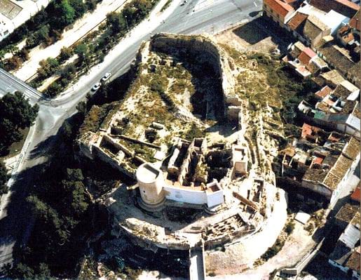 Descubre el Castillo de Elda en familia este verano