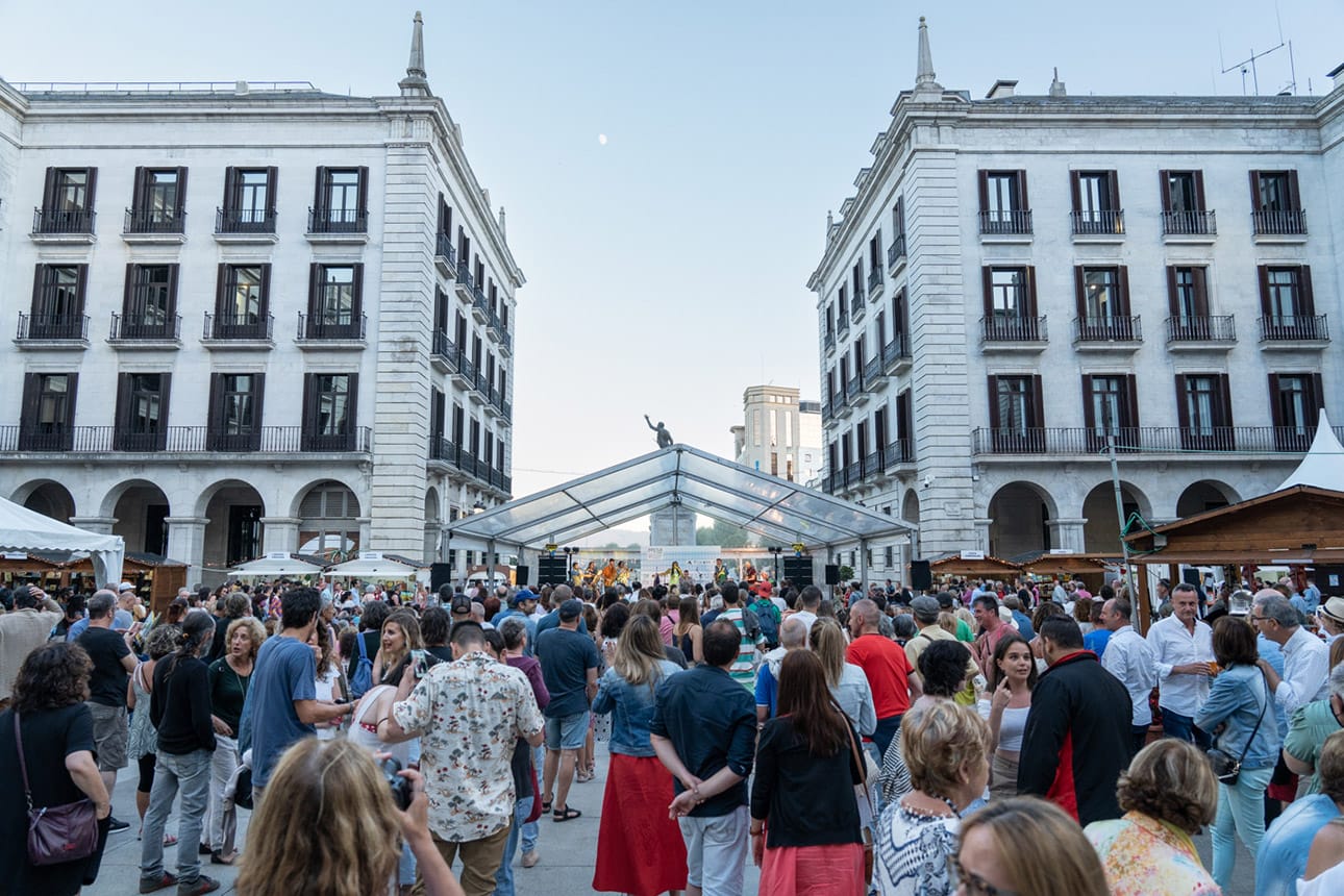 Arranca FELISA 2026 en Santander: libros y música nocturna