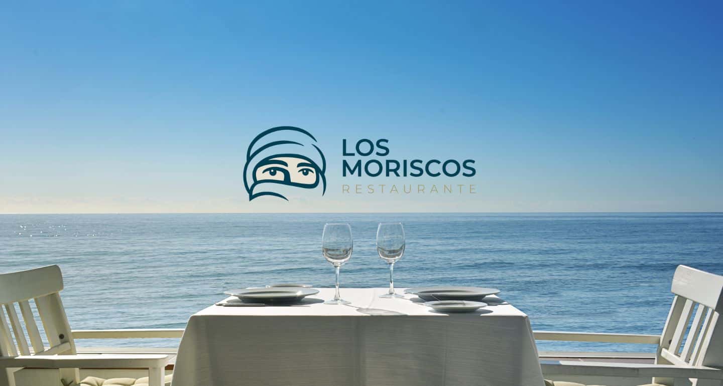 Comer junto al mar en el Restaurante Los Moriscos