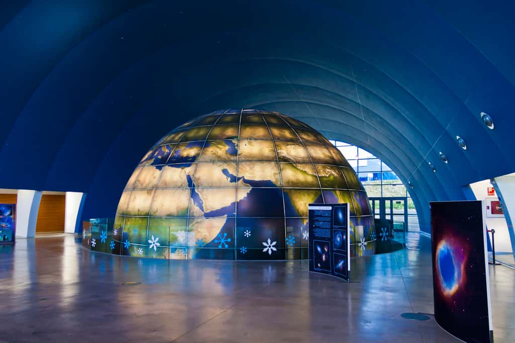 Eclipse y Perseidas gratis en el Planetario de Aragón