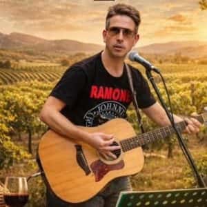 Actuación musical de Andy Leveau
