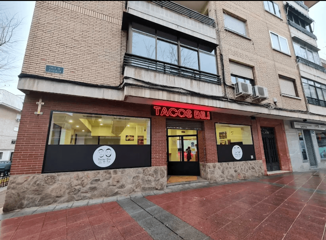 Comer en Tacos Bili Pinto: tacos y hamburguesas en Pinto