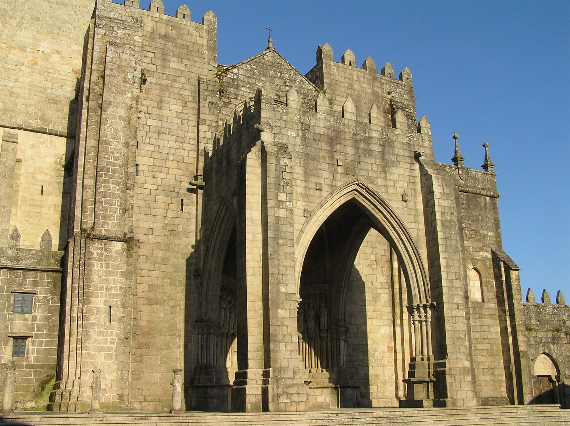 Tui: La escapada medieval a una hora de Vigo que recomienda NG