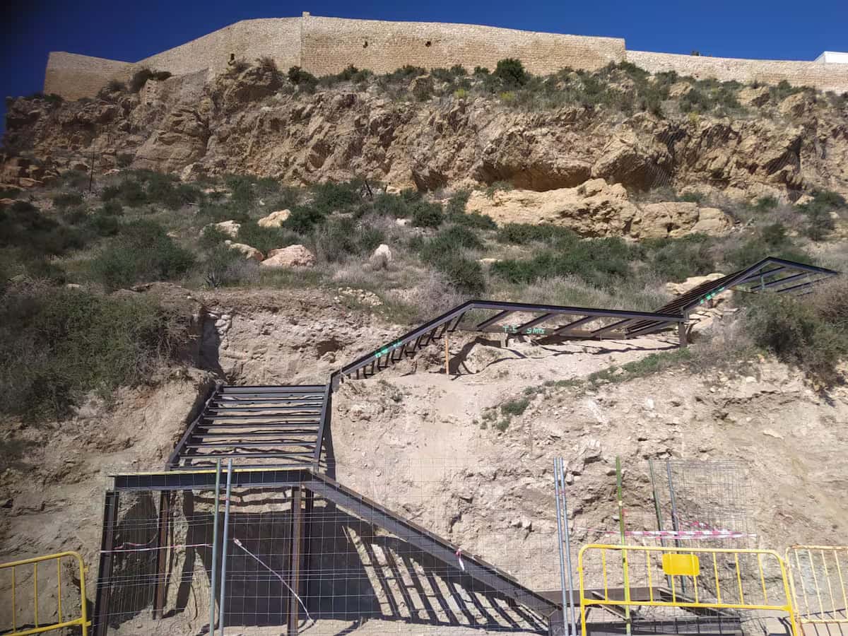 El Castillo de Lorca estrena acceso por la Puerta del Refugio