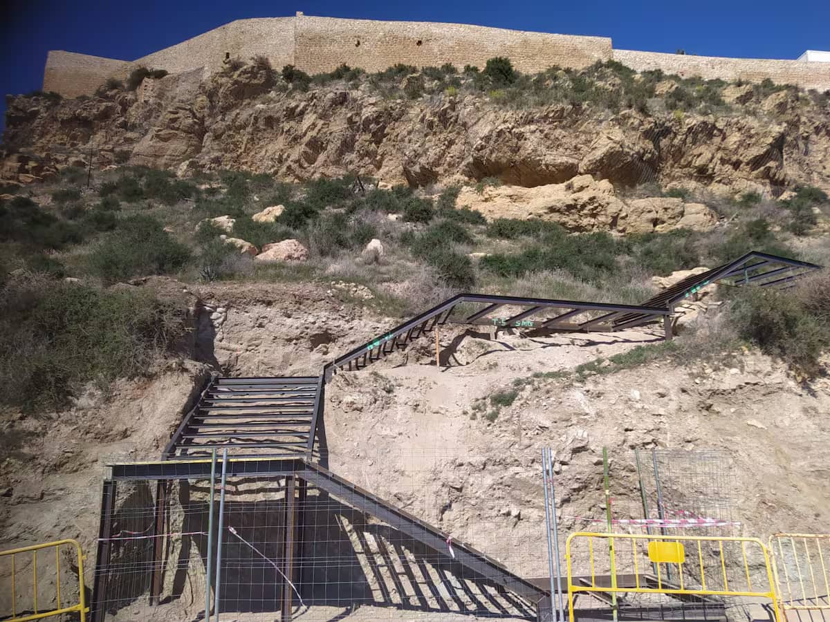 El Castillo de Lorca estrena acceso por la Puerta del Refugio