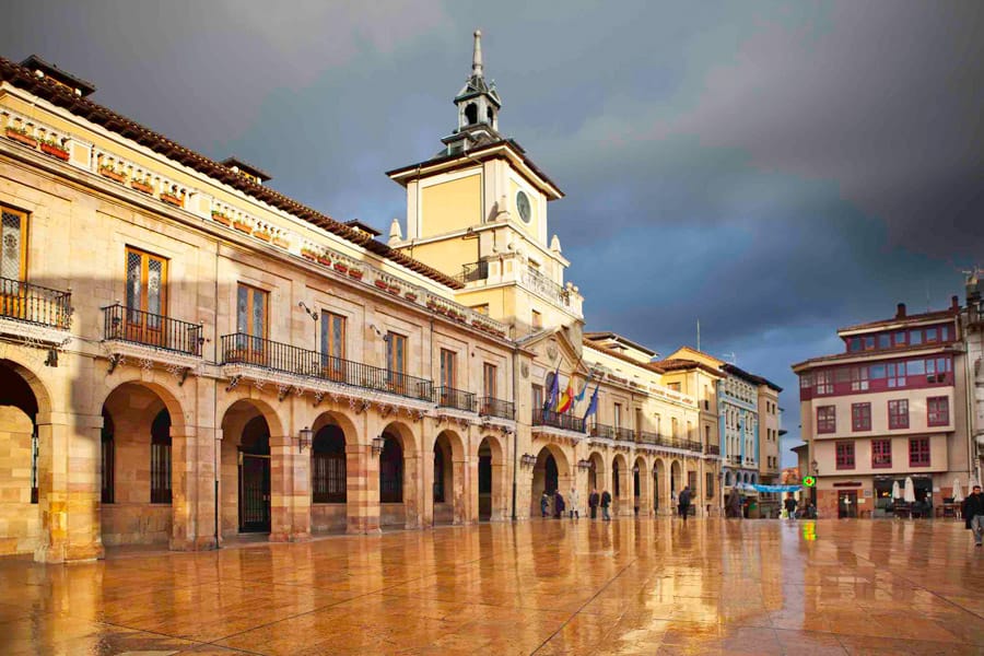 Fútbol al aire libre en las terrazas de Oviedo
