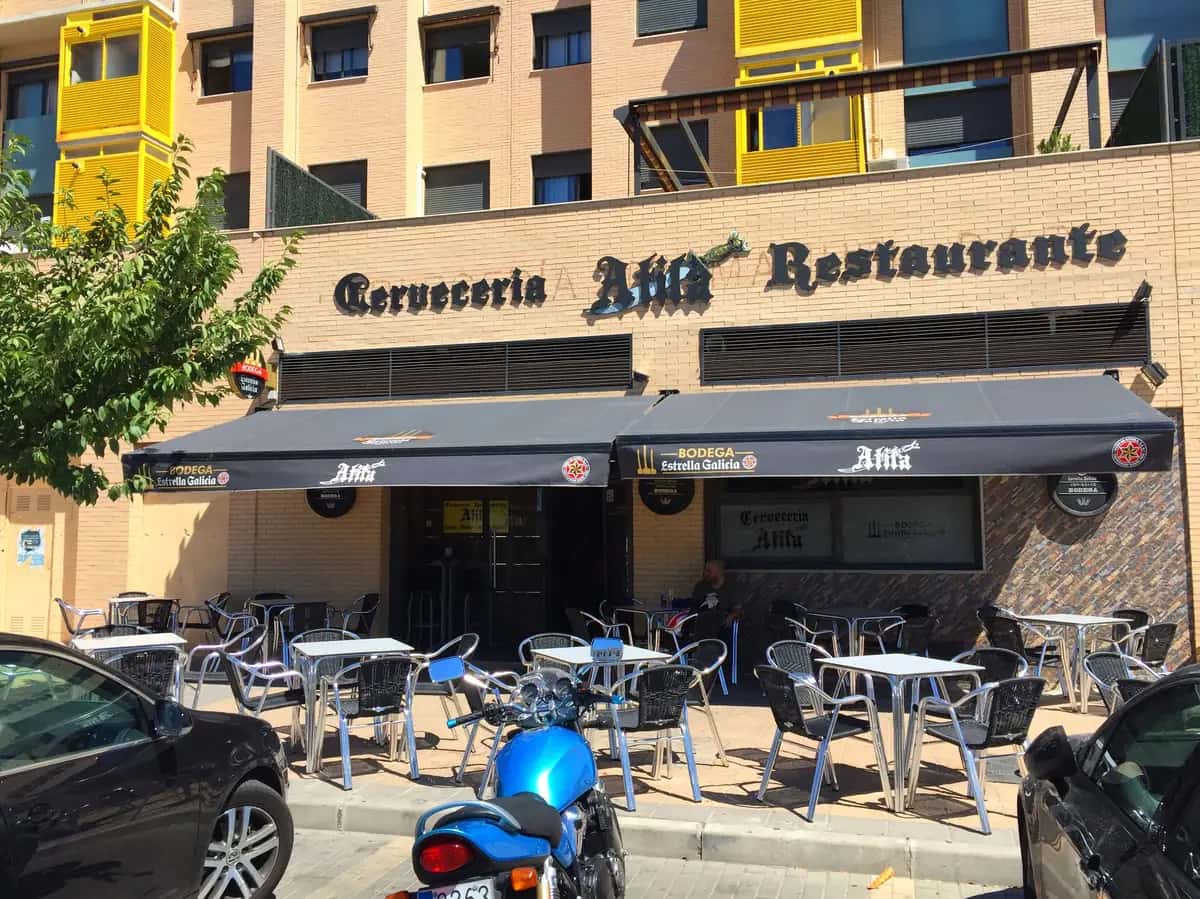 Cervecería Atila en Pinto: tapas generosas y carta de raciones