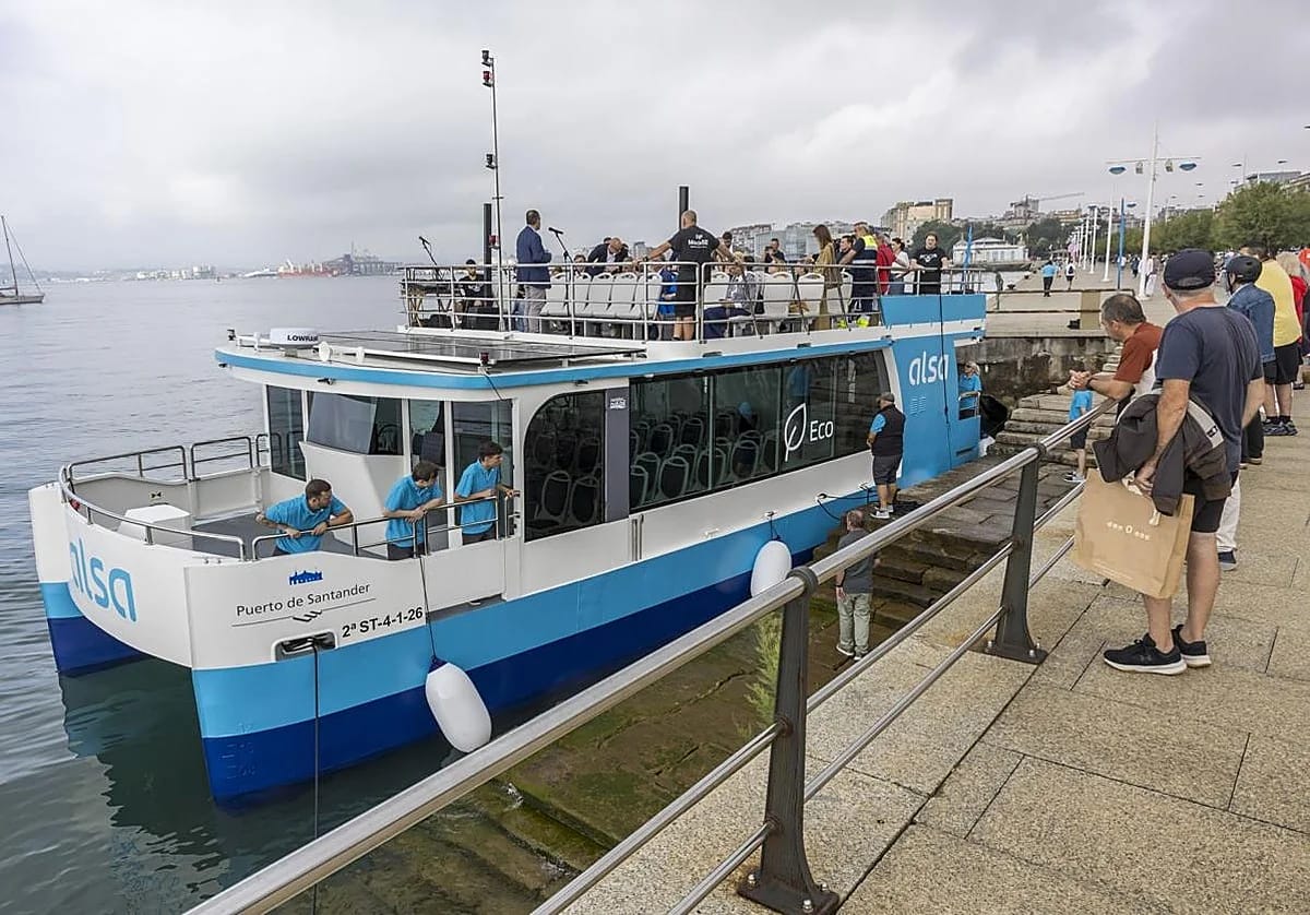 Vuelven las lanchas nocturnas a la bahía de Santander