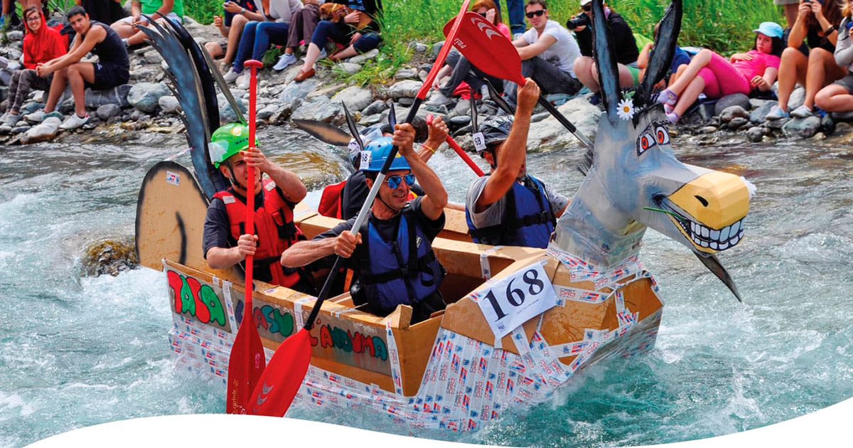 Carrera de Barcos de Cartón en El Rasillo