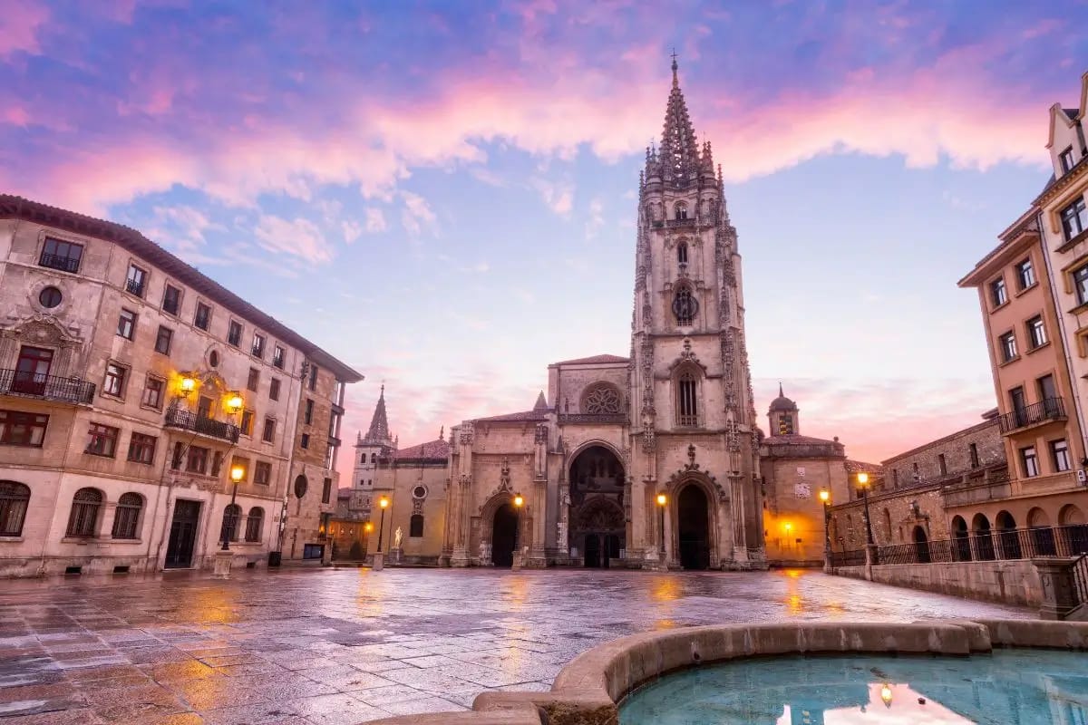 Ruta de calistenia y deporte urbano en Oviedo