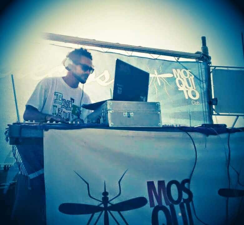 Sesión de DJ Simons en el Paseo del Bombé