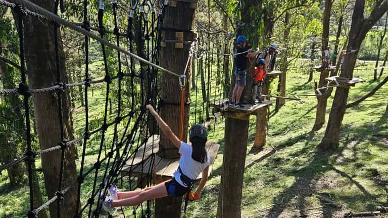 Planes de aventura en Cedeira: Senda Park y escalada